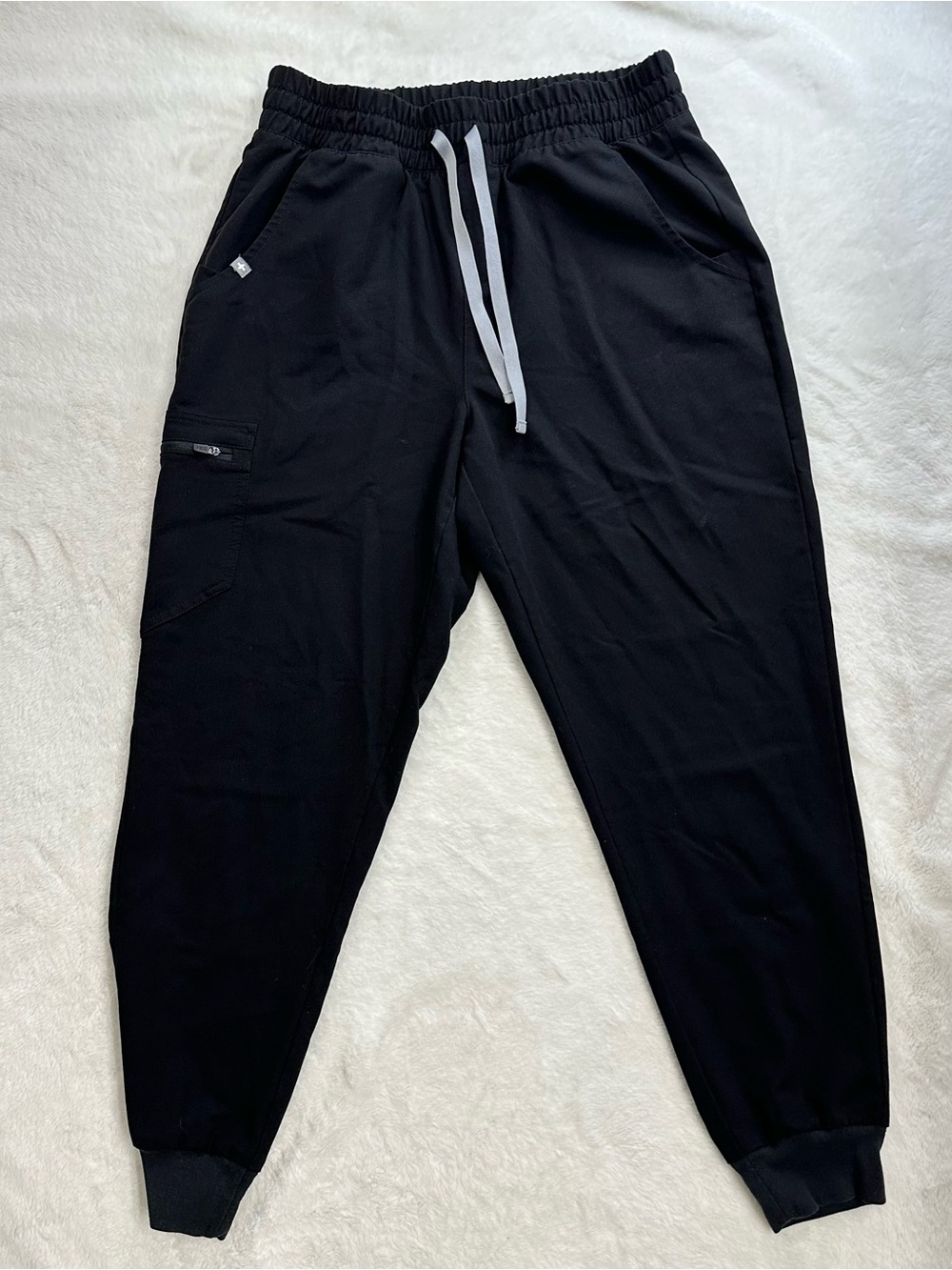 FIGS Women’s Zamora Jogger Scrub Pants Black - Size Medium Petite (MP)